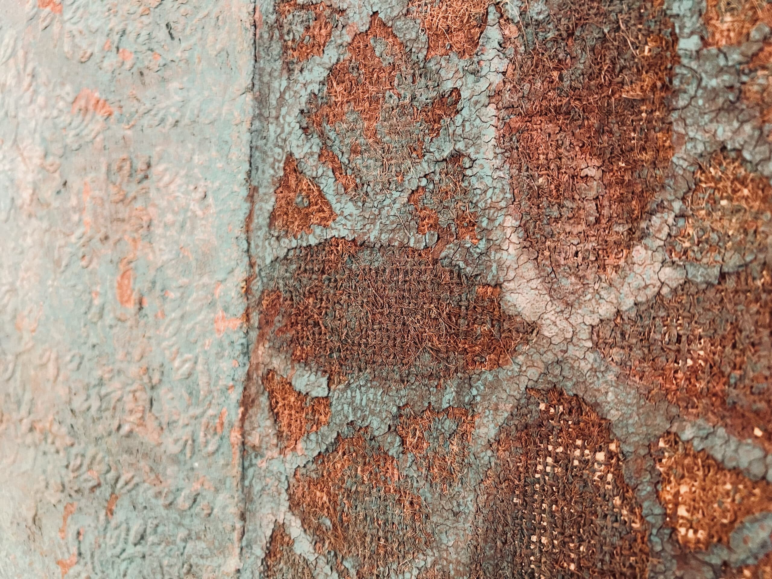 L’ornato mistico. Dove materia, simbolo e memoria del sacro si incontrano.